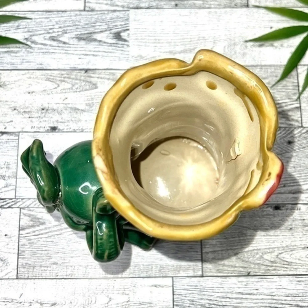 N/A green majolica